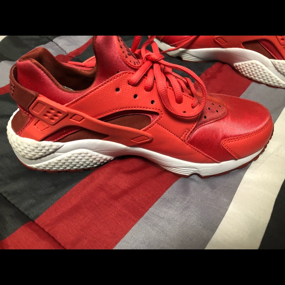 COPY - Nike Huraches tennis shoes - Picture 7 of 8